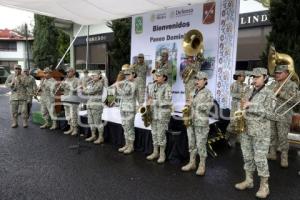 EJÉRCITO . PASEO DOMINICAL