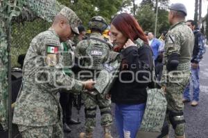 EJÉRCITO . PASEO DOMINICAL
