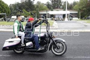 EJÉRCITO . PASEO DOMINICAL