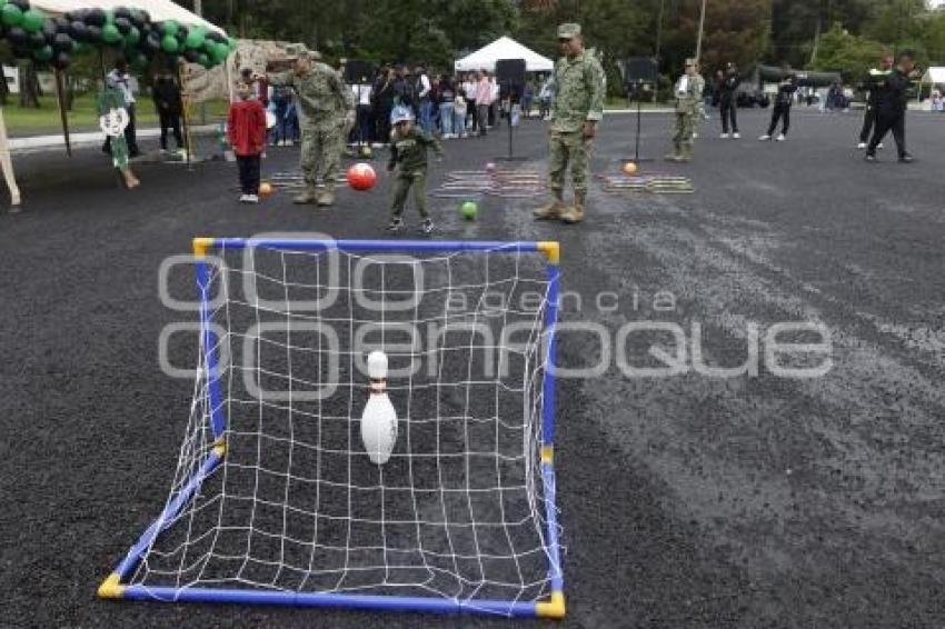 EJÉRCITO . PASEO DOMINICAL