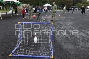 EJÉRCITO . PASEO DOMINICAL