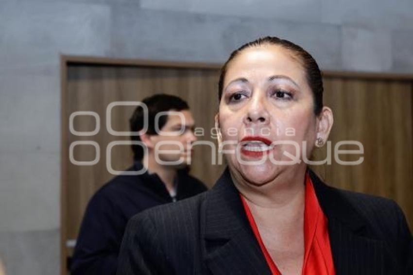 LAURA ARTEMISA GARCÍA