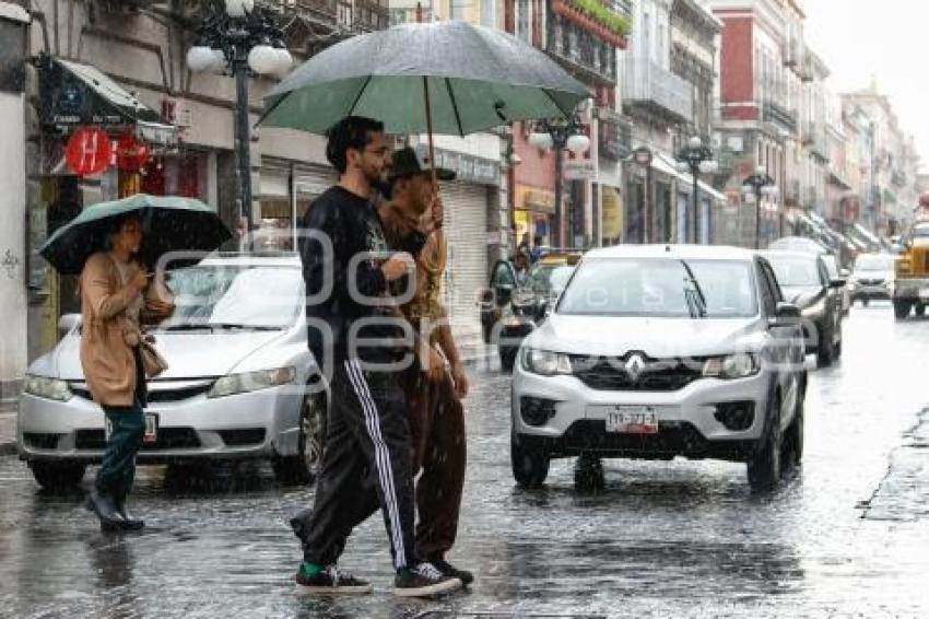 CLIMA . LLUVIA