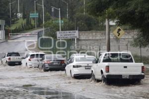 INUNDACIÓN . BULEVAR VICENTE SUÁREZ