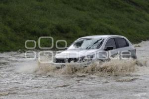 INUNDACIÓN . BULEVAR VICENTE SUÁREZ