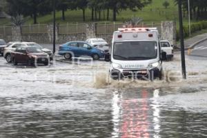 INUNDACIÓN . BULEVAR VICENTE SUÁREZ