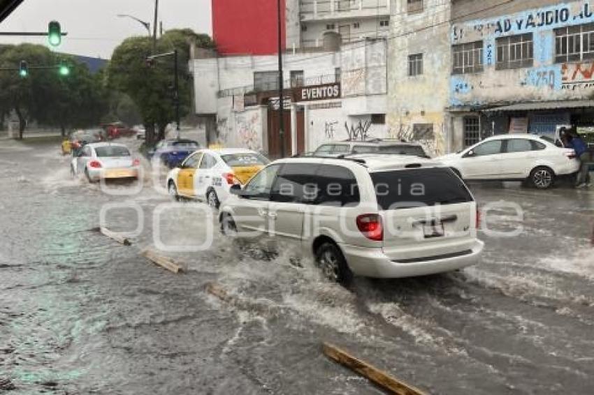 INUNDACIÓN . BULEVAR 5 DE MAYO