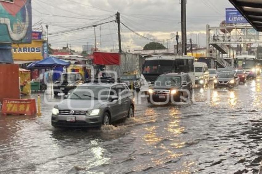 INUNDACIÓN . BULEVAR 5 DE MAYO