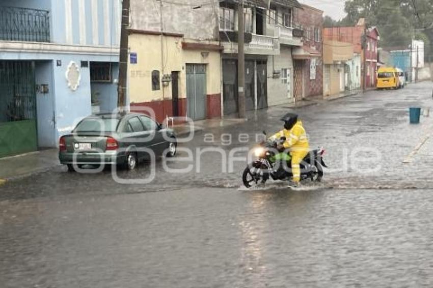 INUNDACIÓN . BULEVAR 5 DE MAYO