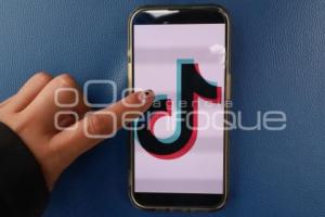 DÍA MUNDIAL REDES SOCIALES