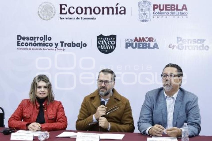 HECHO EN MÉXICO . MUEBLES