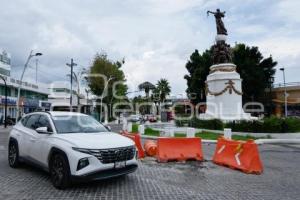 AVENIDA JUÁREZ . PAVIMENTO LEVANTADO