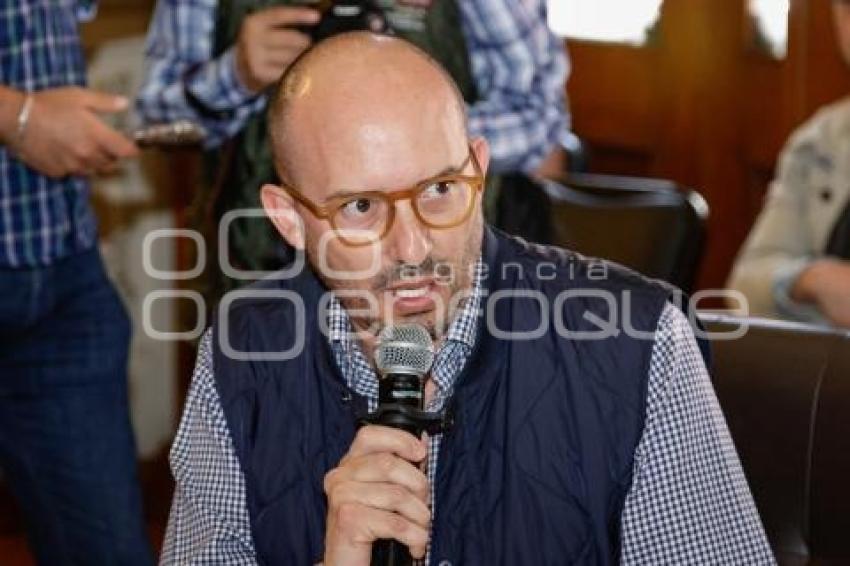 HÉCTOR GONZÁLEZ