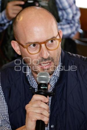 HÉCTOR GONZÁLEZ