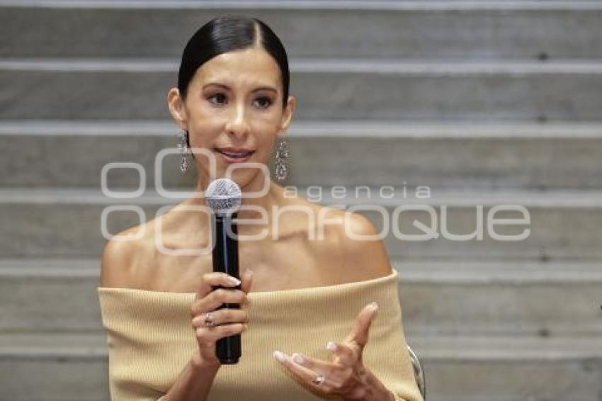 ELISA CARRILLO