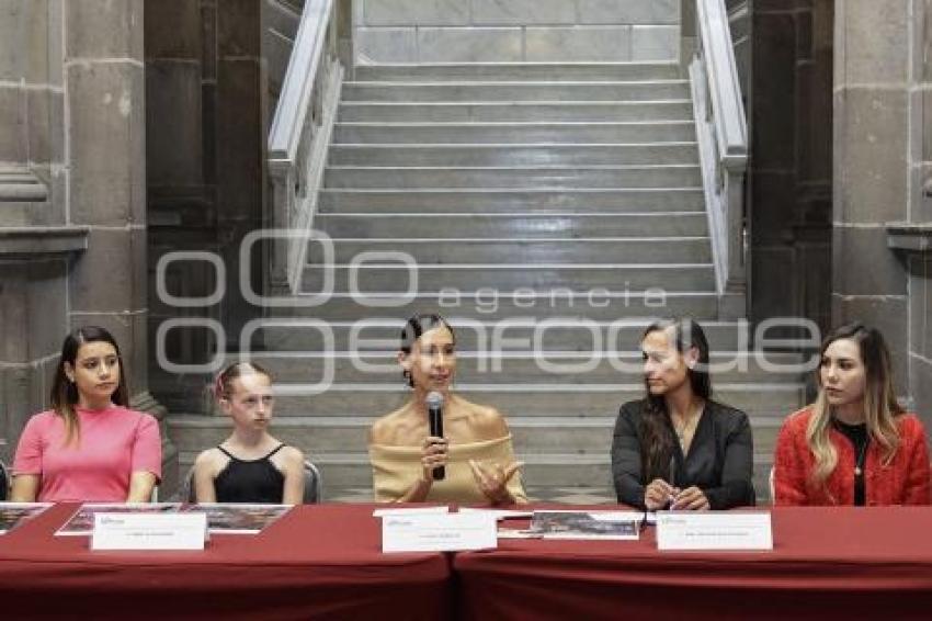 AYUNTAMIENTO . ELISA Y AMIGOS