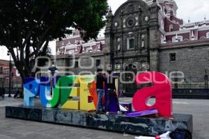 PUEBLA . LETRAS GIGANTES
