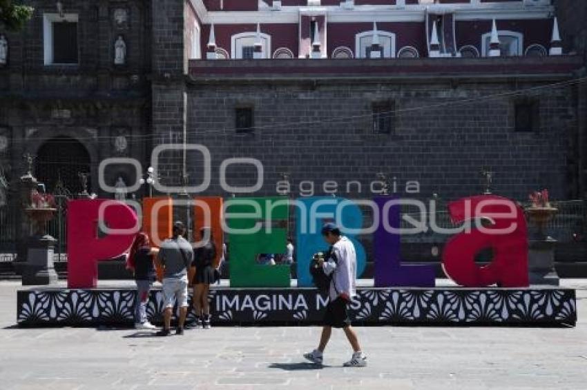 PUEBLA . LETRAS GIGANTES