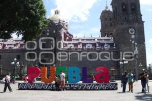 PUEBLA . LETRAS GIGANTES