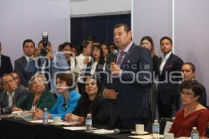 GOBIERNO ESTATAL . FOROS METROPOLITANOS