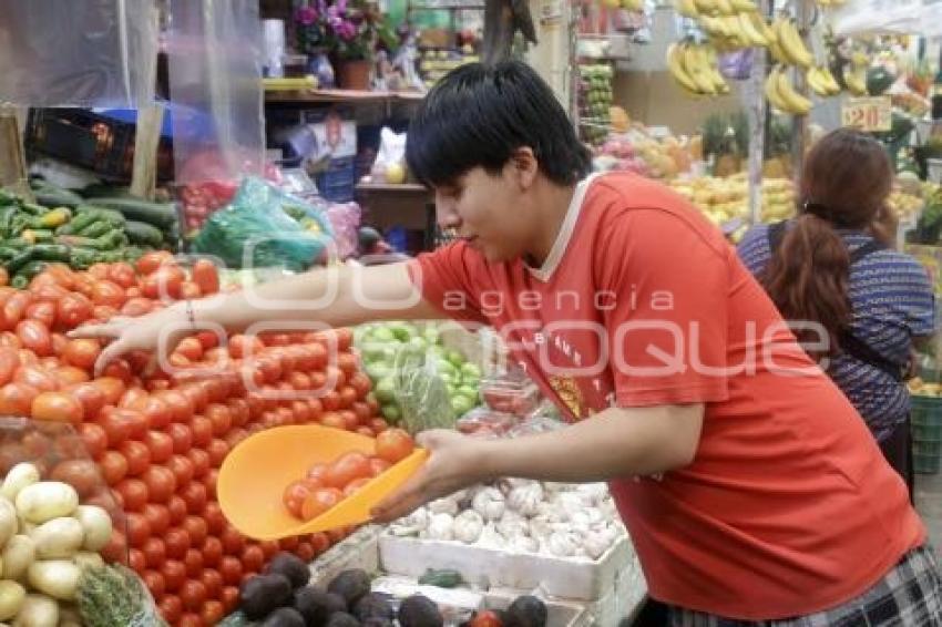 ECONOMÍA . JITOMATE