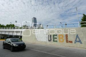 PUENTE ELEVADO . AZULEJOS