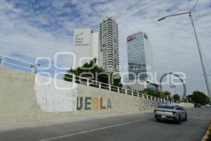 PUENTE ELEVADO . AZULEJOS