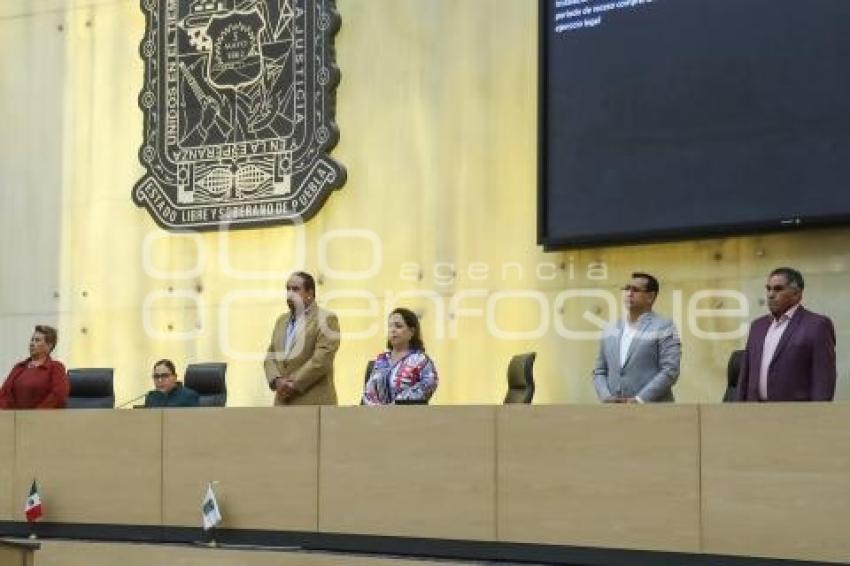 CONGRESO . SESIÓN PERMANENTE