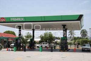 ACATLÁN . DESABASTO DE GASOLINA