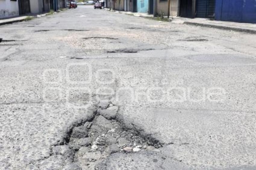 BACHES . COLONIA LOS PINOS 