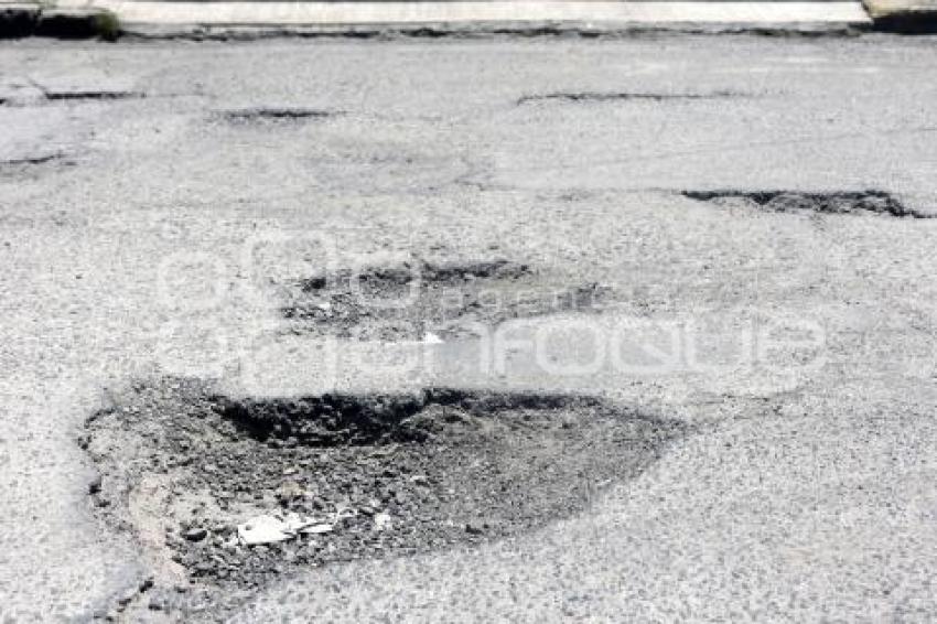 BACHES . COLONIA LOS PINOS 