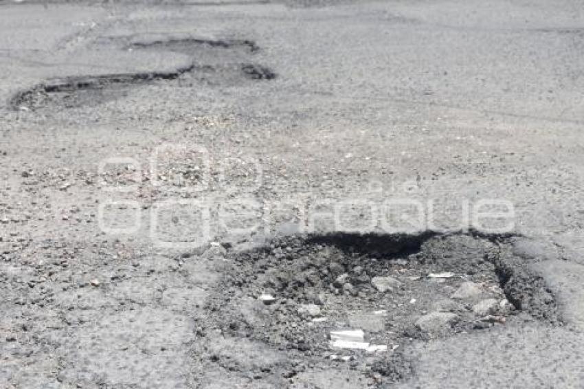 BACHES . COLONIA LOS PINOS 