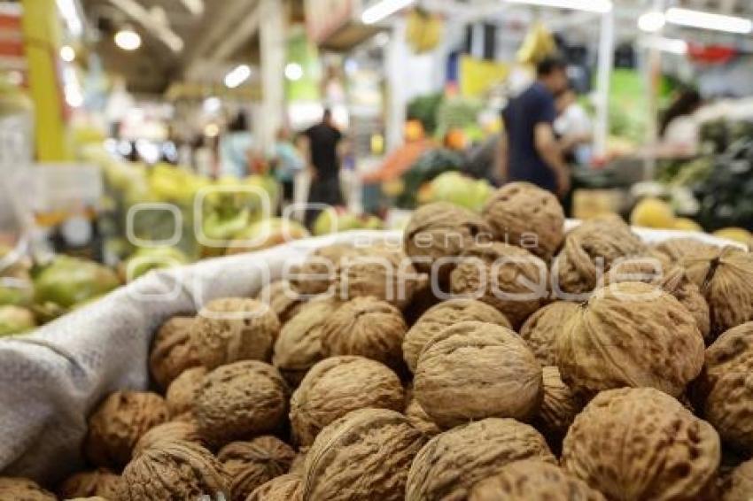 INGREDIENTES CHILE EN NOGADA
