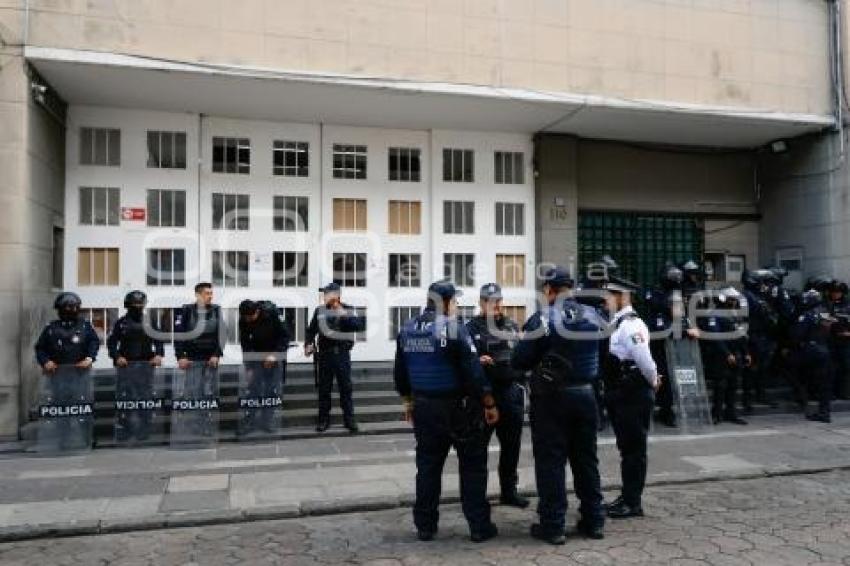 MANIFESTACIÓN . LA COVADONGA