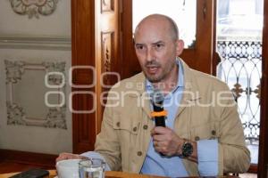 HÉCTOR GONZÁLEZ