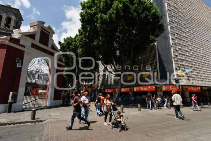 CALLE 5 DE MAYO . SIN AMBULANTES