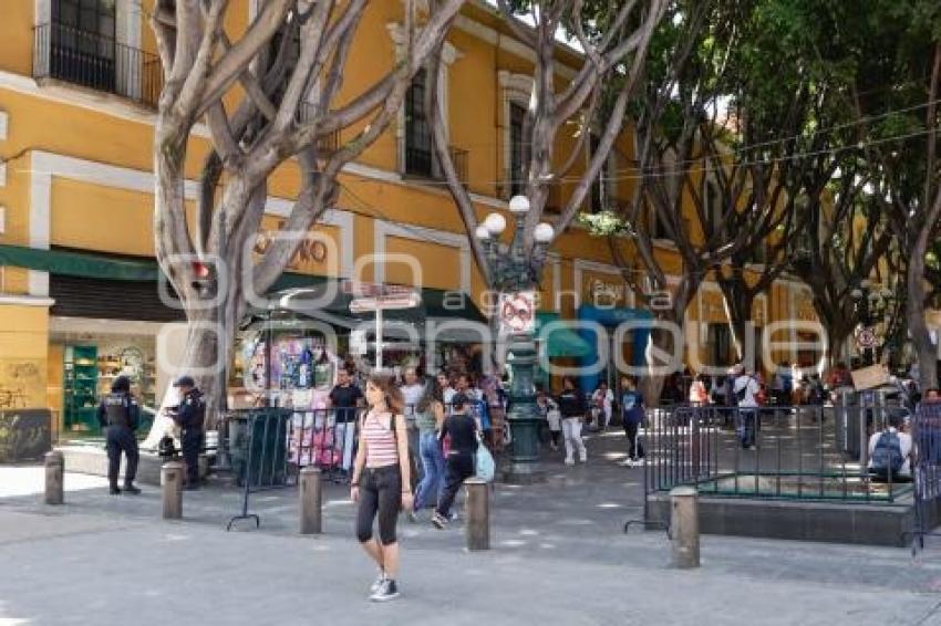 CALLE 5 DE MAYO . SIN AMBULANTES