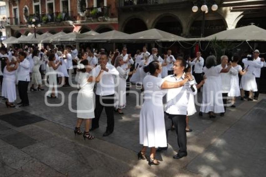 COREOGRAFÍA MASIVA DE DANZÓN