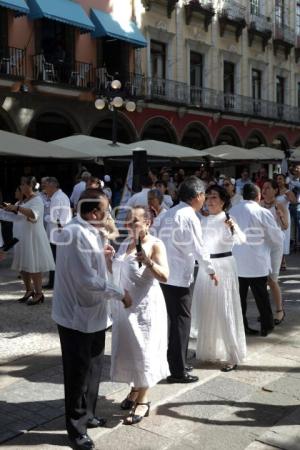 COREOGRAFÍA MASIVA DE DANZÓN
