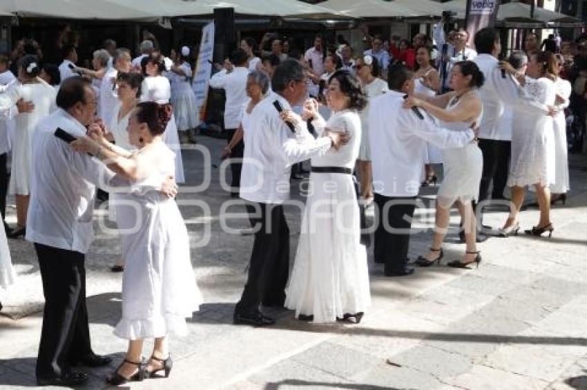 COREOGRAFÍA MASIVA DE DANZÓN