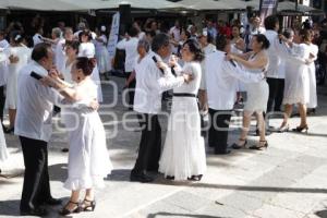 COREOGRAFÍA MASIVA DE DANZÓN