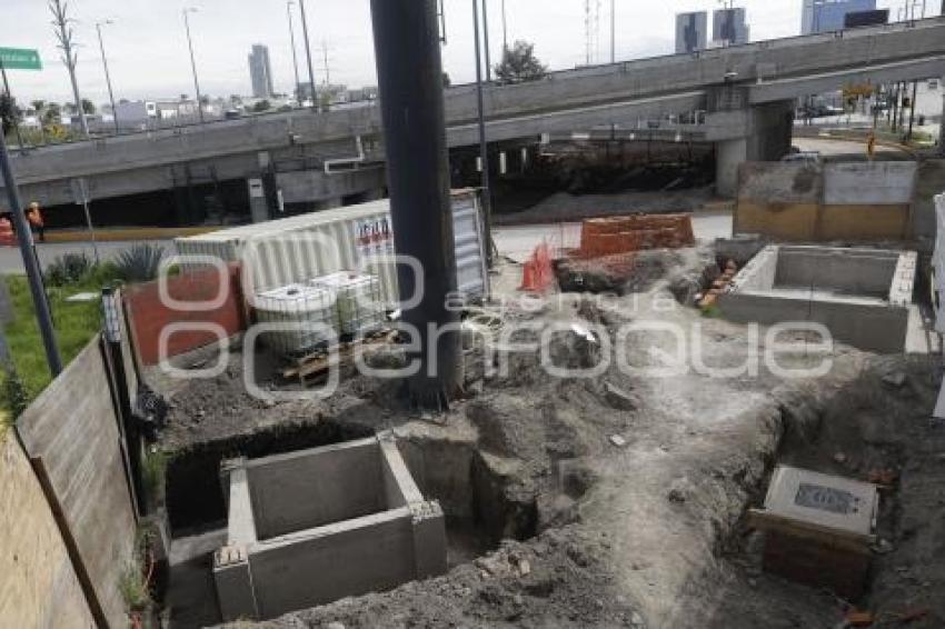 PUENTE VEHICULAR VÍA ATLIXCÁYOTL