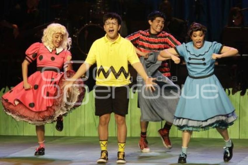 CHARLIE BROWN . EL MUSICAL
