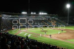 BÉISBOL . PERICOS VS LEONES