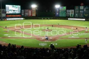 BÉISBOL . PERICOS VS LEONES