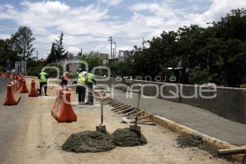 AYUNTAMIENTO . REHABILITACIÓN ACERA