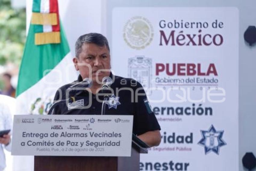 GOBIERNO ESTATAL . ENTREGA ALARMAS VECINALES