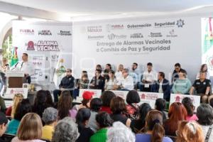GOBIERNO ESTATAL . ENTREGA ALARMAS VECINALES