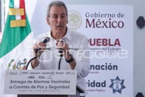 GOBIERNO ESTATAL . ENTREGA ALARMAS VECINALES