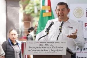 GOBIERNO ESTATAL . ENTREGA ALARMAS VECINALES